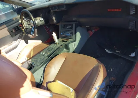 1987 Chevrolet Camaro из США, поврежденный, VIN 1G1FP21H9HN123969